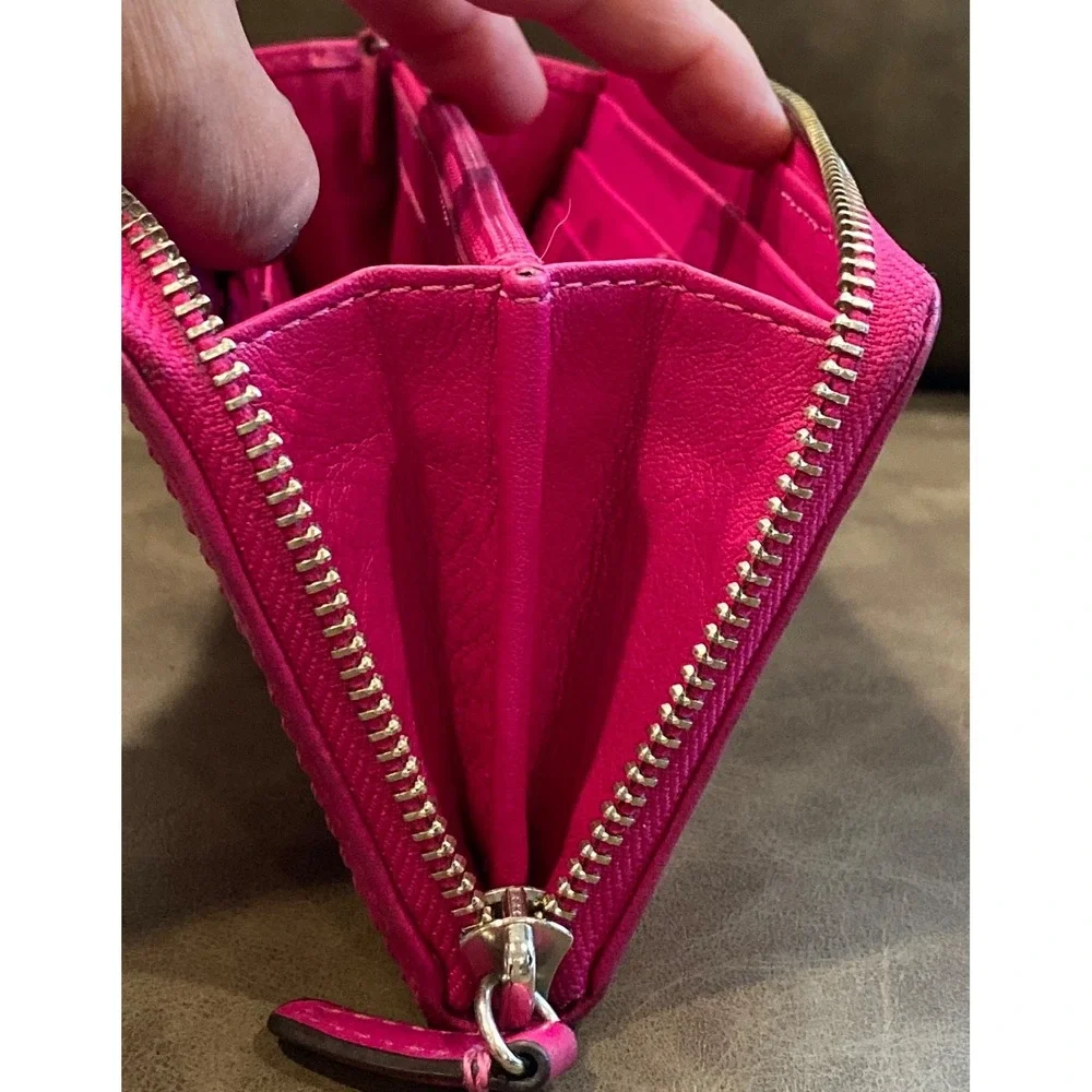 Coach‎ Wallet Women's Fuchsia Legacy Leather Slim Zip Around Clutch Organizer